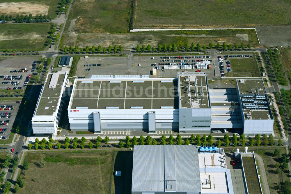 Luftaufnahme Dresden - Werksgelände der Robert Bosch Semiconductor Manufacturing Dresden GmbH im Ortsteil Hellerau in Dresden im Bundesland Sachsen, Deutschland