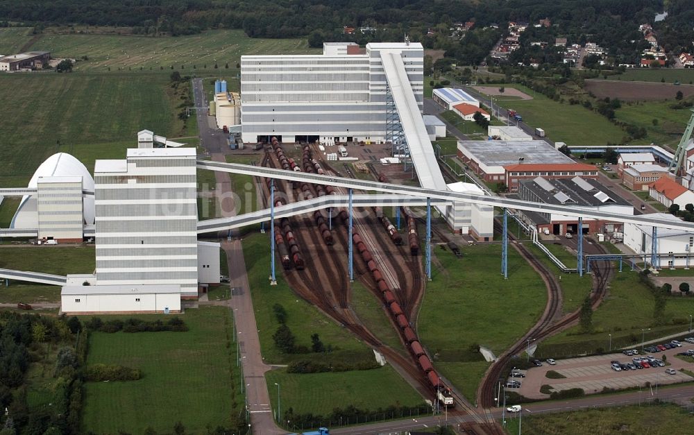 Luftaufnahme Bernburg (Saale) - Werksgelände der Salzwerk Bernburg Esco in Bernburg (Saale) im Bundesland Sachsen-Anhalt, Deutschland