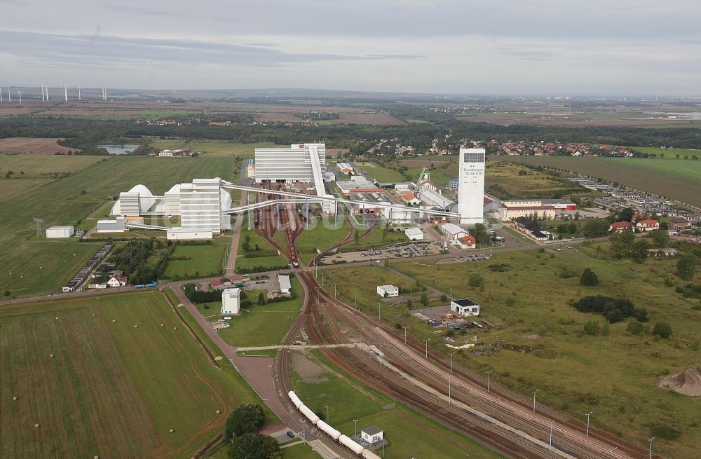 Bernburg (Saale) von oben - Werksgelände der Salzwerk Bernburg Esco in Bernburg (Saale) im Bundesland Sachsen-Anhalt, Deutschland