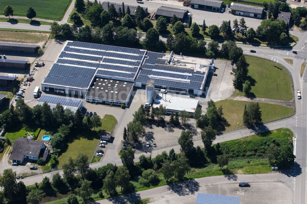 Meßkirch aus der Vogelperspektive: Werksgelände Schaal Kunstoff - und Lacktechnik GmbH & Co.KG in Meßkirch im Bundesland Baden-Württemberg, Deutschland