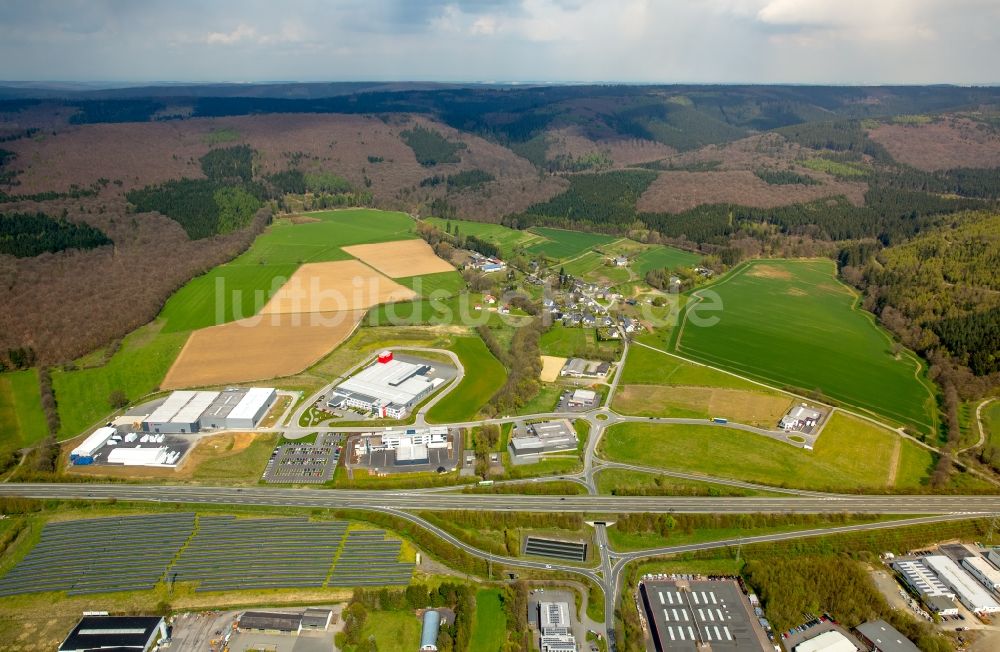 Luftbild Meschede - Werksgelände der Schraubtechnik ITH Bolting Technology an der Steinwiese im Ortsteil Enste in Meschede im Bundesland Nordrhein-Westfalen