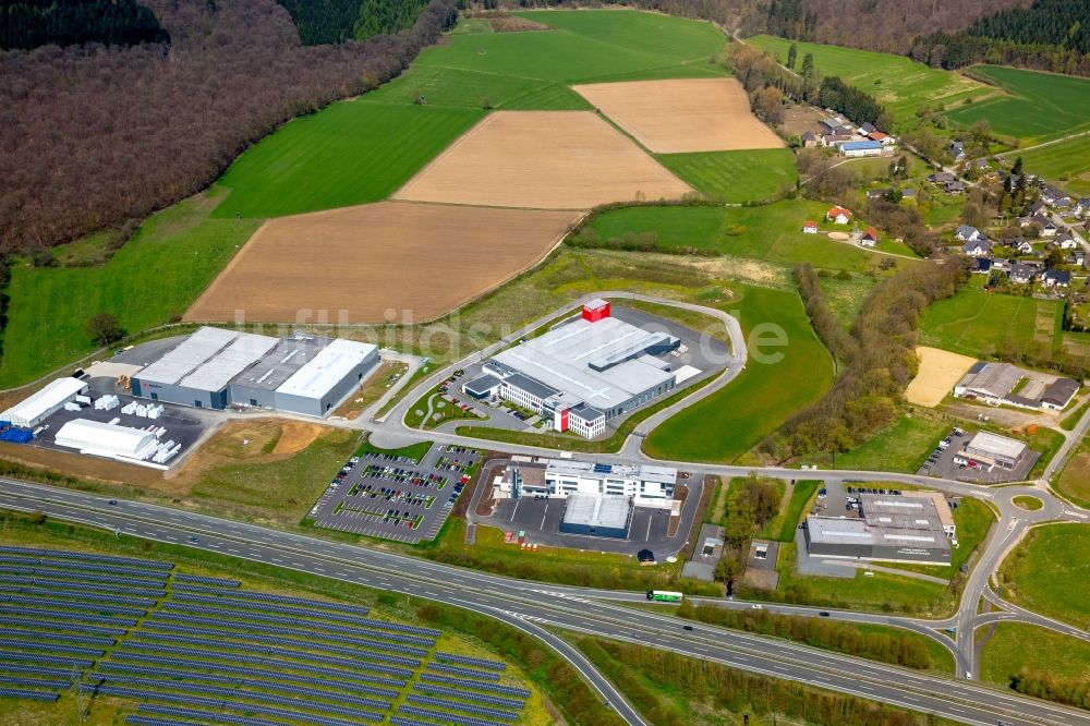 Meschede von oben - Werksgelände der Schraubtechnik ITH Bolting Technology an der Steinwiese im Ortsteil Enste in Meschede im Bundesland Nordrhein-Westfalen