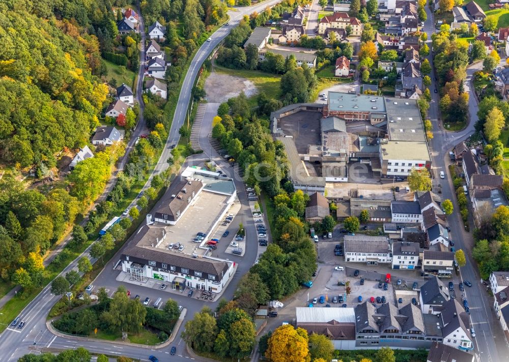 Luftbild Sundern (Sauerland) - Werksgelände der Schulte-Ufer KG an der Hauptstraße in Sundern (Sauerland) im Bundesland Nordrhein-Westfalen, Deutschland