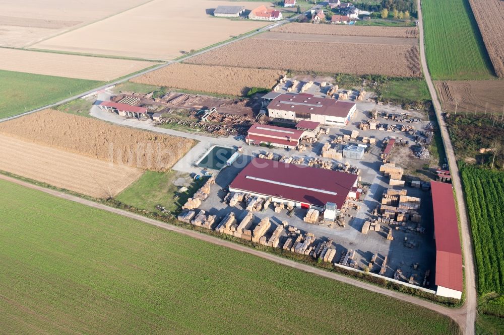 Luftaufnahme Niederrœdern - Werksgelände der Sägewerk Scierie et Paletterie KOCHER in Niederrœdern in Grand Est, Frankreich