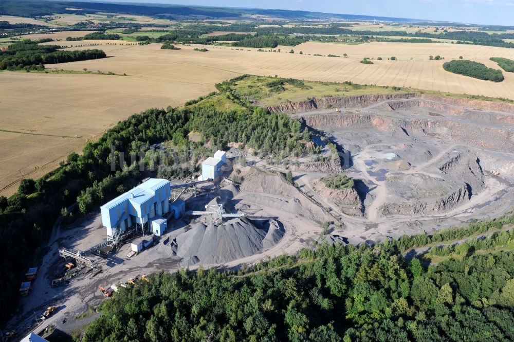 Döbritz von oben - Werksgelände mit dem Steinbruch der Hartsteinwerke Burgk bei Döbritz im Bundesland Thüringen