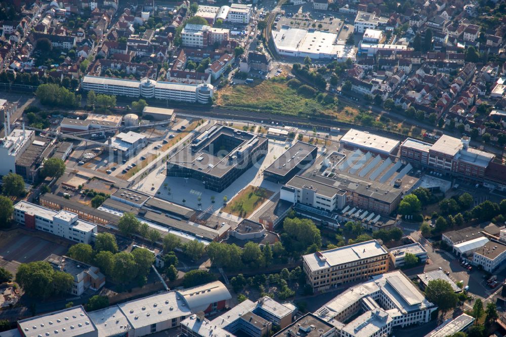 Luftbild Weinheim - Werksgelände der Syntax Systems GmbH & Co. KG und Vibracoustic SE & Co. KG in Weinheim im Bundesland Baden-Württemberg, Deutschland