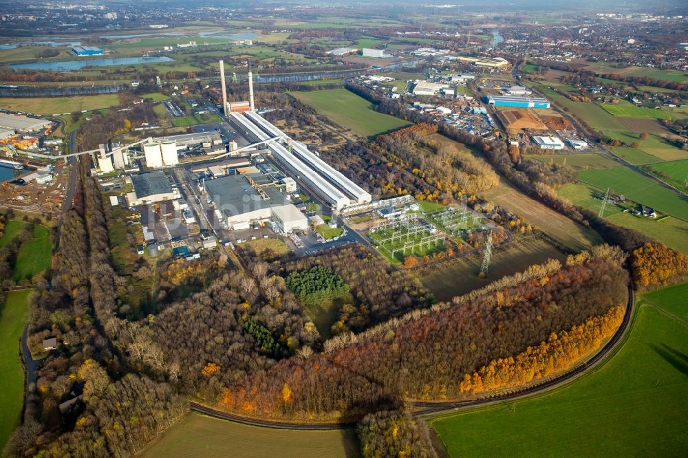 Voerde (Niederrhein) von oben - Werksgelände der TRIMET Aluminium SE Schleusenstraße im Ortsteil Spellen in Voerde (Niederrhein) im Bundesland Nordrhein-Westfalen