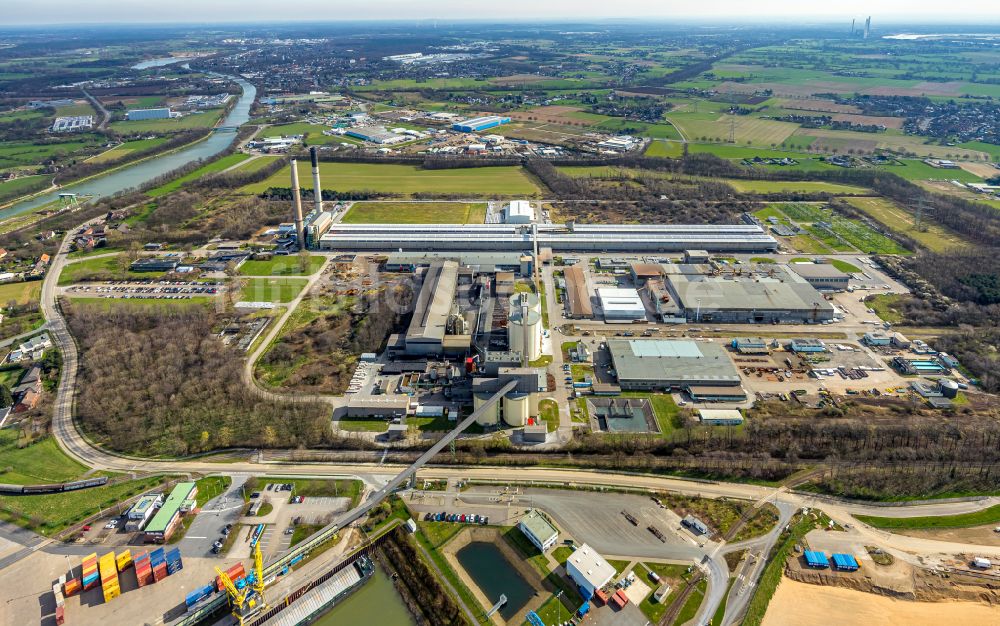 Luftaufnahme Voerde (Niederrhein) - Werksgelände der TRIMET Aluminium SE Schleusenstraße im Ortsteil Spellen in Voerde (Niederrhein) im Bundesland Nordrhein-Westfalen