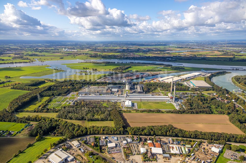 Voerde (Niederrhein) von oben - Werksgelände der TRIMET Aluminium SE in Voerde (Niederrhein) im Bundesland Nordrhein-Westfalen, Deutschland