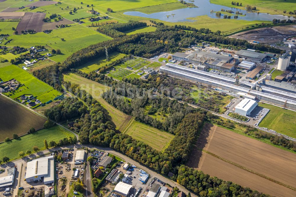 Luftaufnahme Voerde (Niederrhein) - Werksgelände der TRIMET Aluminium SE in Voerde (Niederrhein) im Bundesland Nordrhein-Westfalen, Deutschland