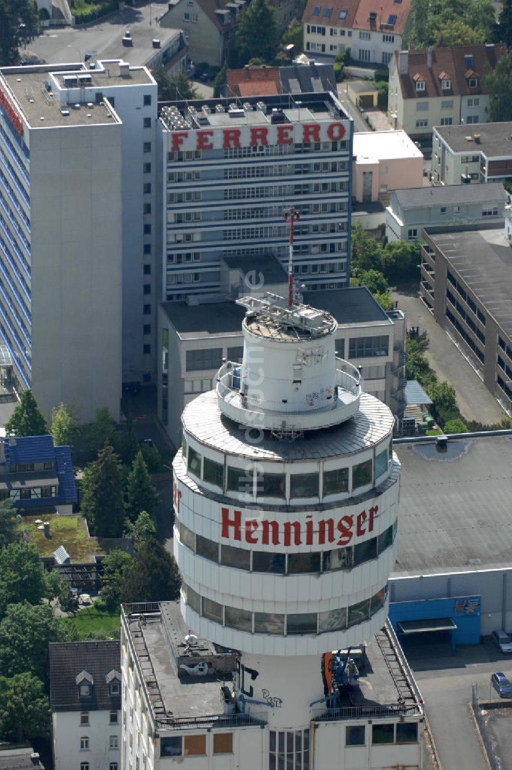 Luftaufnahme Frankfurt am Main - Werksgelände und Turm der Henninger Brauerei Frankfurt