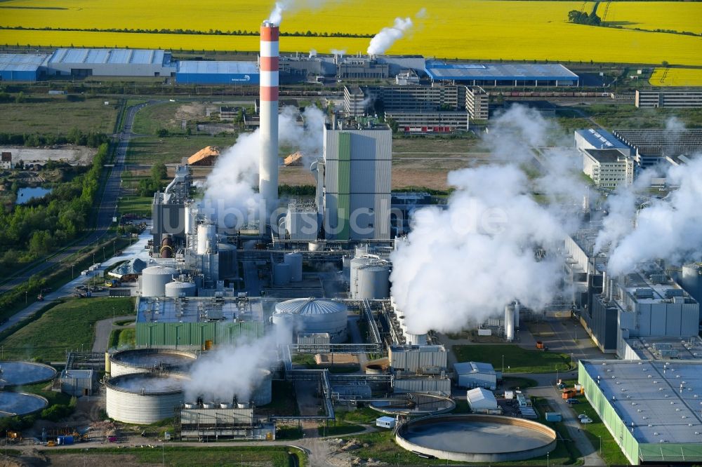 Arneburg aus der Vogelperspektive: Werksgelände der Zellstoff Stendal GmbH im Industriegebiet Industrie- und Gewerbepark Altmark in Arneburg im Bundesland Sachsen-Anhalt, Deutschland