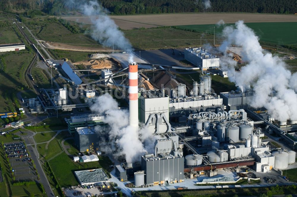 Arneburg aus der Vogelperspektive: Werksgelände der Zellstoff Stendal GmbH im Industriegebiet Industrie- und Gewerbepark Altmark in Arneburg im Bundesland Sachsen-Anhalt, Deutschland