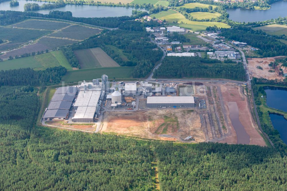 Grafenwöhr aus der Vogelperspektive: Werksgelände zur Holzplatten - Produktion Ziegler Holzindustrie in Hütten im Bundesland Bayern, Deutschland