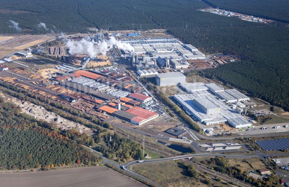 Luftaufnahme Baruth/Mark - Werksgelände zur Holzverarbeitung der Binder Beteiligungs AG in Baruth/Mark im Bundesland Brandenburg, Deutschland