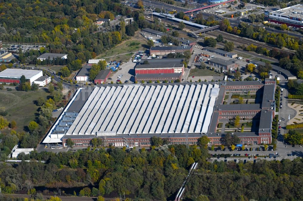 Berlin von oben - Werksgelände der Zweigniederlassung der Knorr-Bremse Systeme für Schienenfahrzeuge GmbH im Ortsteil Marzahn in Berlin, Deutschland