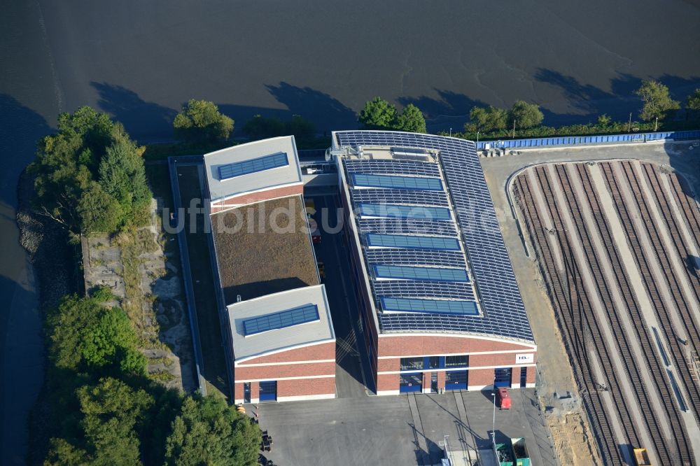 Luftbild Hamburg - Werkstatthalle Technischer Betrieb der Hafenbahn auf der Spreehafeninsel in Hamburg-Mitte / Kleiner Grasbrook