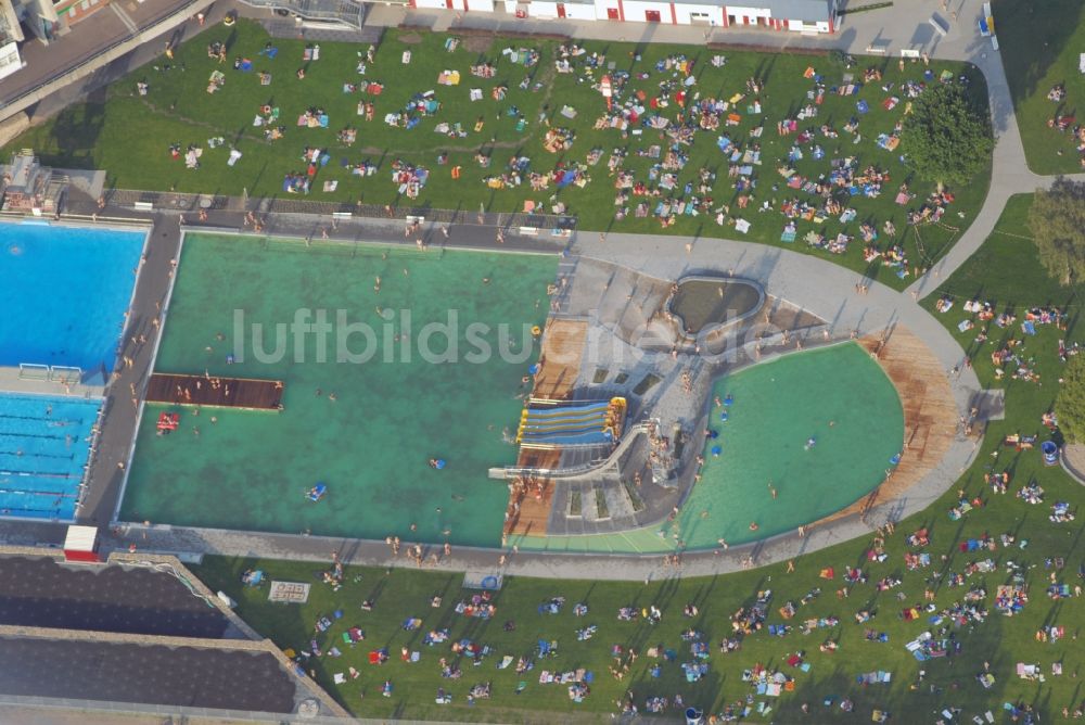 Bremen aus der Vogelperspektive: Weserstadion in Bremen - das Stadion des Fußball-Bundesligisten Werder Bremen