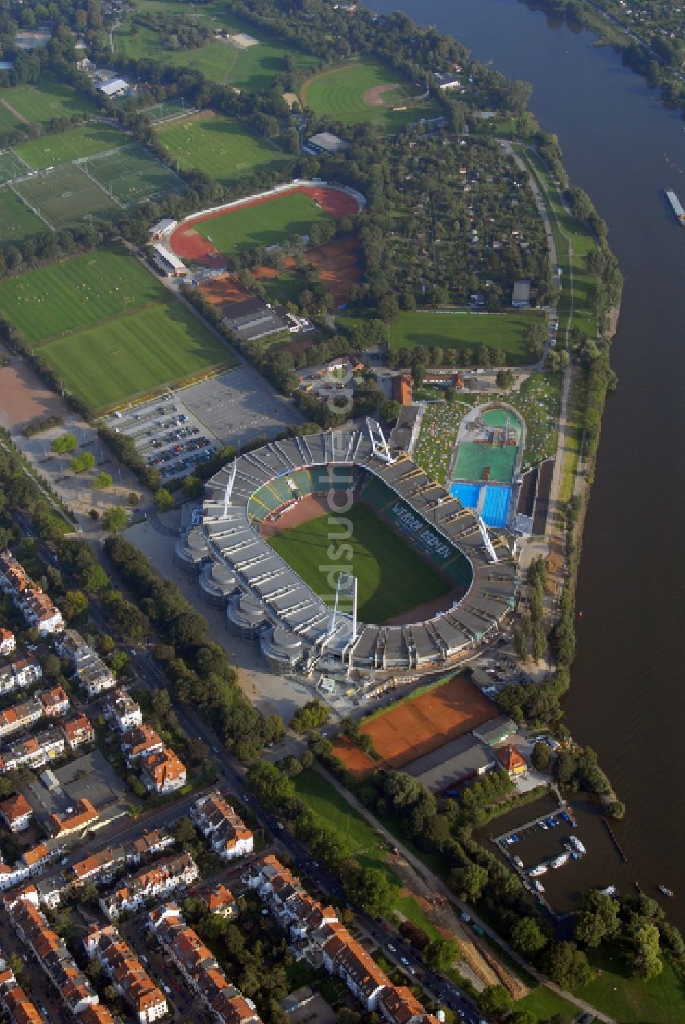 Luftbild Bremen - Weserstadion in Bremen - das Stadion des Fußball-Bundesligisten Werder Bremen