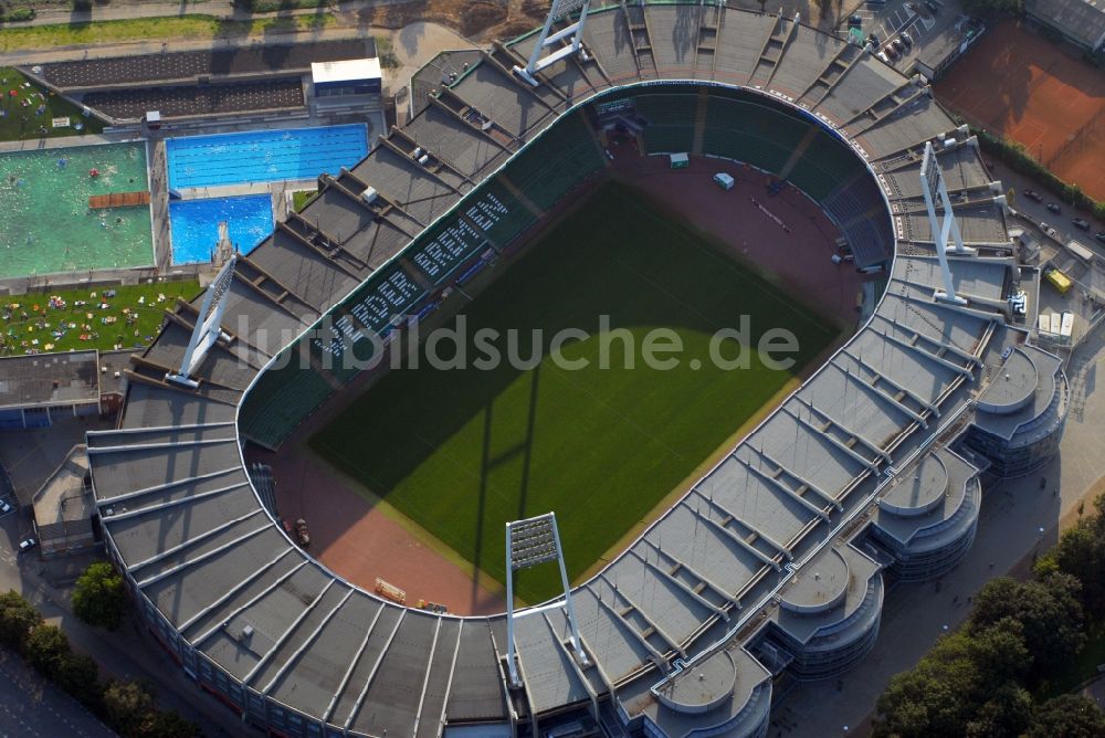 Luftaufnahme Bremen - Weserstadion in Bremen - das Stadion des Fußball-Bundesligisten Werder Bremen