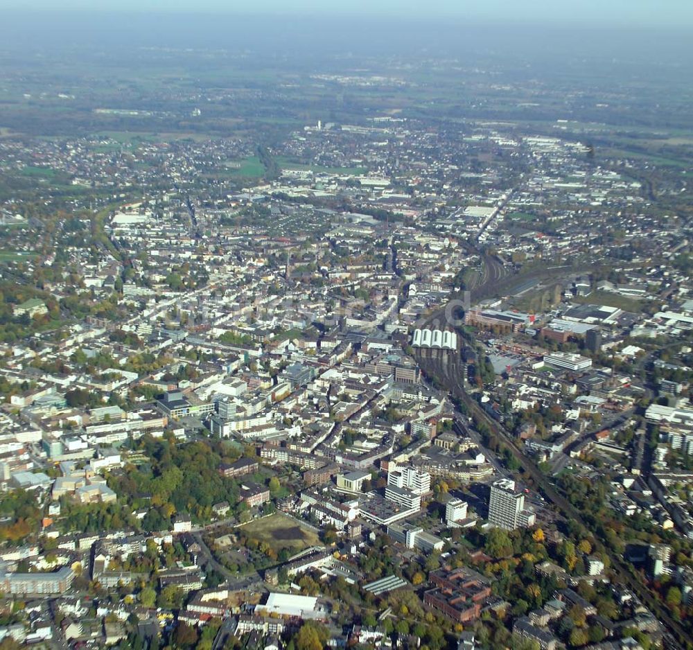 Mönchengladbach / Nordrhein-Westfalen aus der Vogelperspektive: West-Stadtteil von Mönchengladbach 28.10.2005