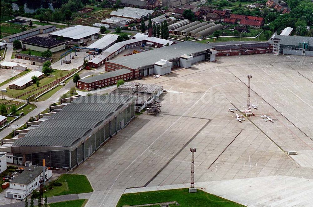 Berlin Schönefeld aus der Vogelperspektive: 20.05.95 Westgelände Diepensee / Flughafen SXF Schönefeld