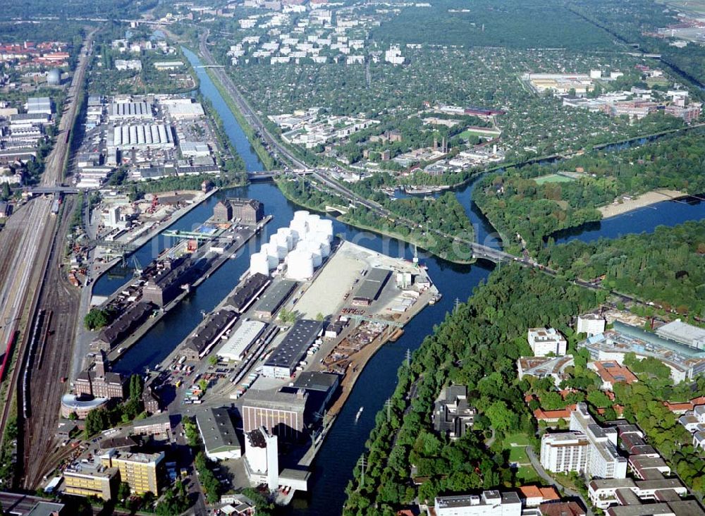 Berlin von oben - Westhafen der BEHALA in Berlin