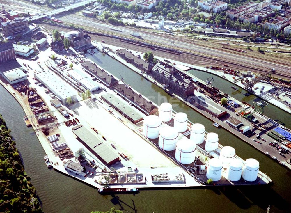 Berlin aus der Vogelperspektive: Westhafen der BEHALA in Berlin