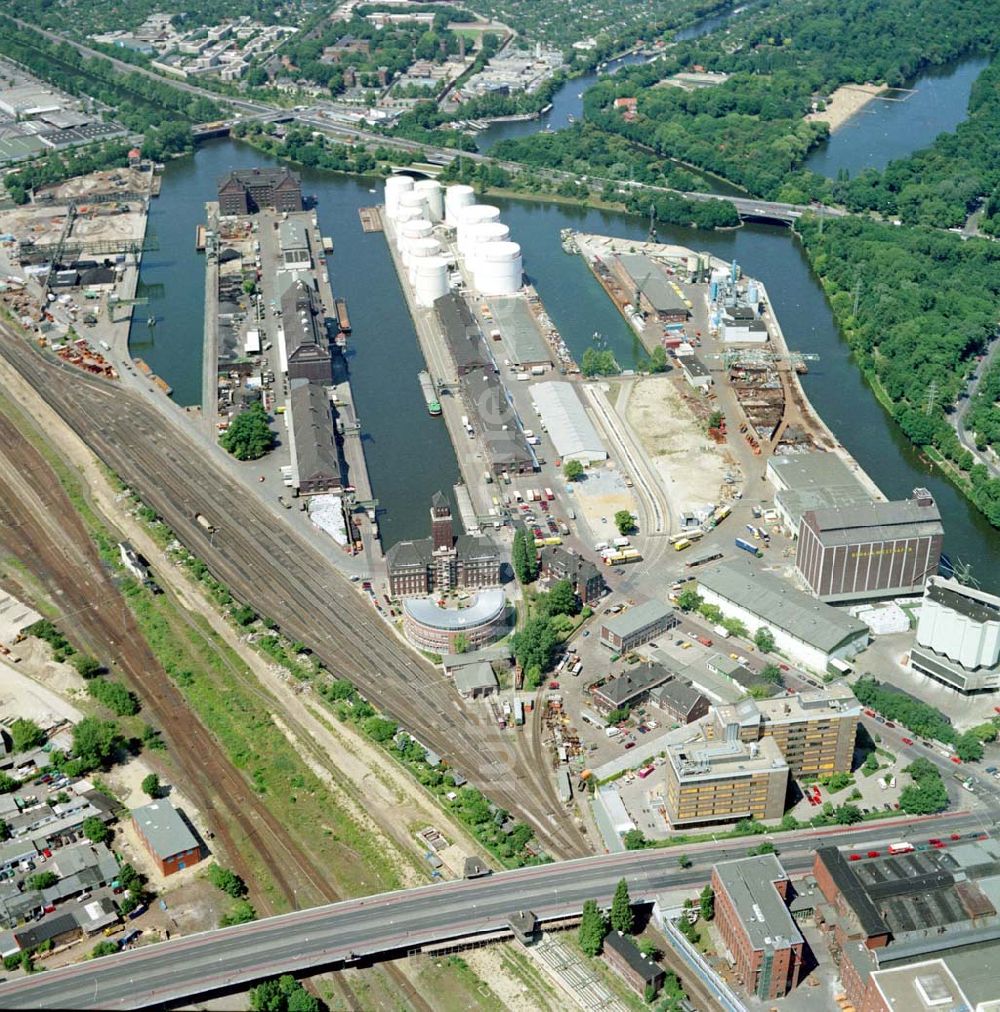 Berlin - Tiergarten - Moabit von oben - Westhafen der BEHALA im Tiergarten