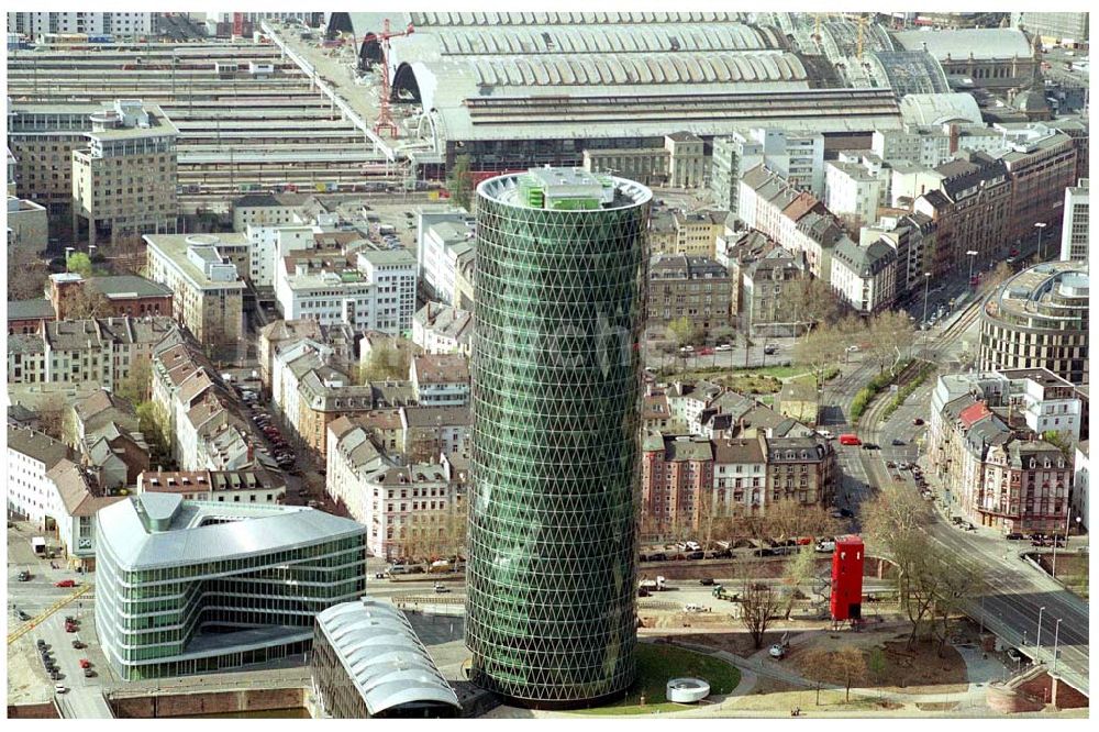 FRANKFURT / Main - Hessen aus der Vogelperspektive: Westhafen Tower in Frankfurt / Main