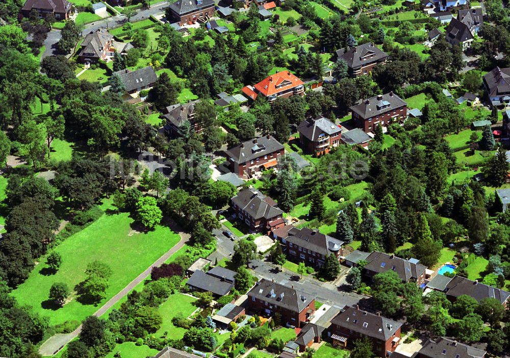 Luftbild Kamp-Lintfort - Westlich der Steinkohlenzeche wurde Zechensiedlung zwischen den 30er und 50er Jahren des 20