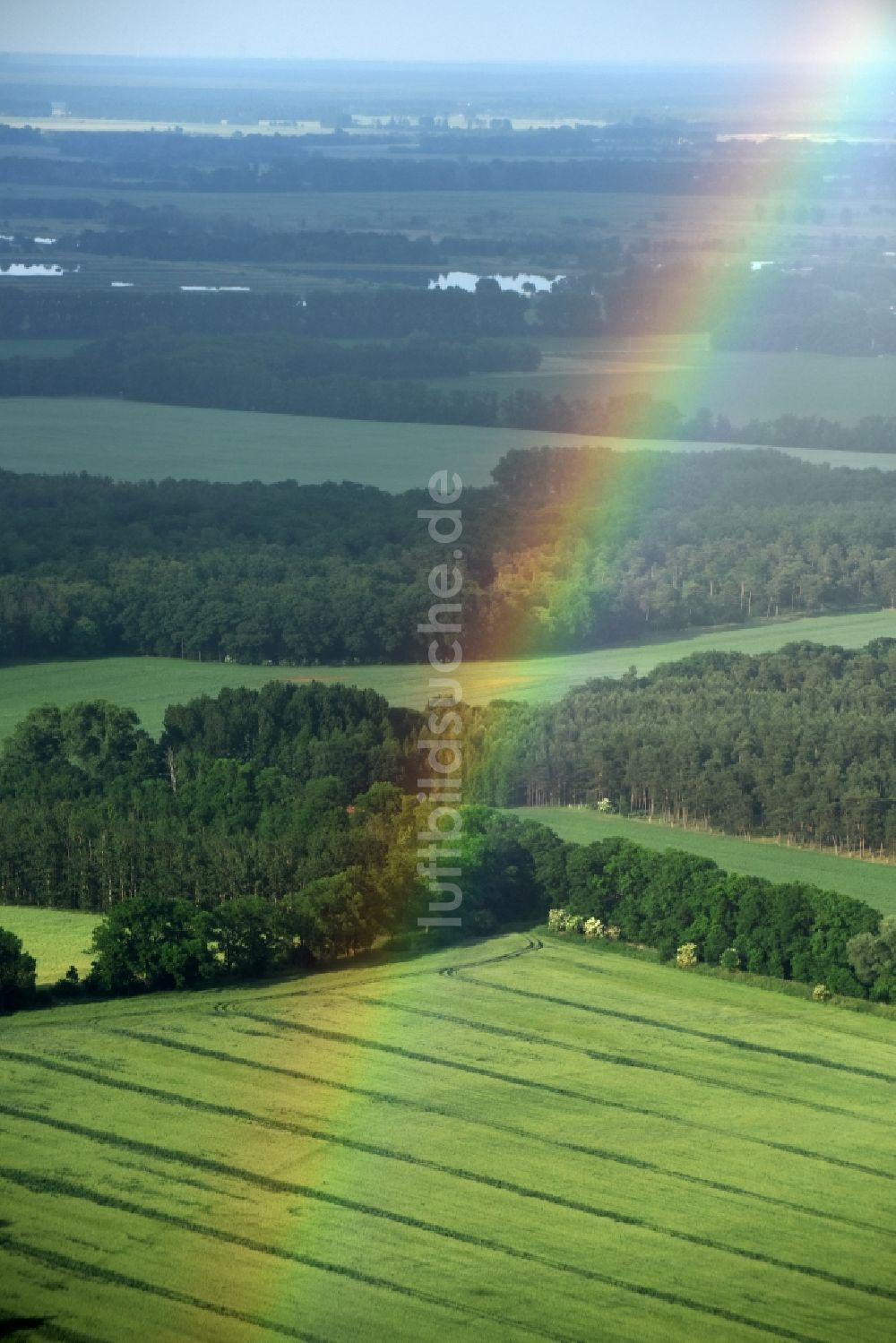 Luftbild Fehrbellin - Wetterlage mit Regenbogen- Bildung in Fehrbellin im Bundesland Brandenburg