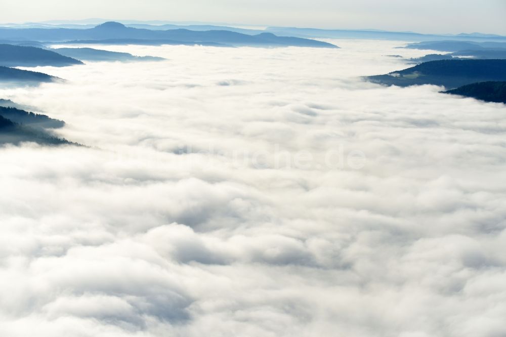 Luftbild Malsfeld - Wetterlage mit schichtartiger Nebel- Bedeckung in Malsfeld im Bundesland Hessen, Deutschland