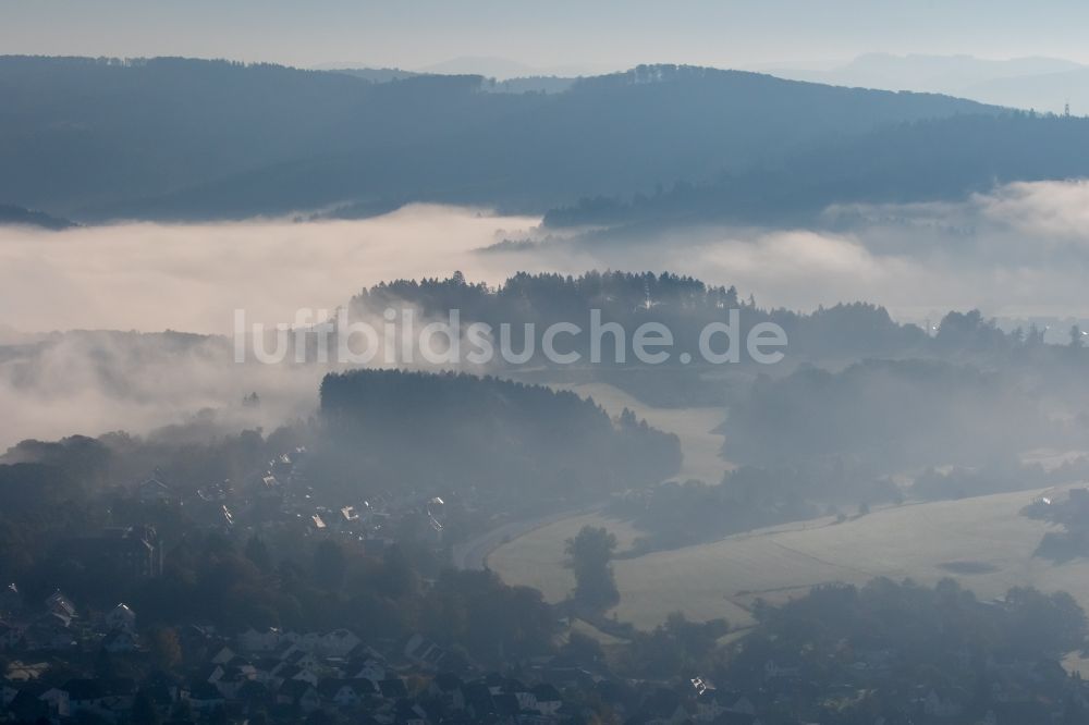 Arnsberg aus der Vogelperspektive: Wetterlage mit Wolkenbildung in Arnsberg im Bundesland Nordrhein-Westfalen