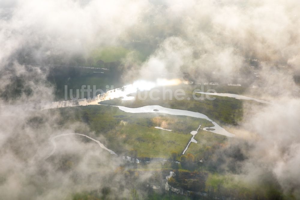 Hamm von oben - Wetterlage mit Wolkenbildung an den Lippemäander- Wiesen in Hamm im Bundesland Nordrhein-Westfalen, Deutschland