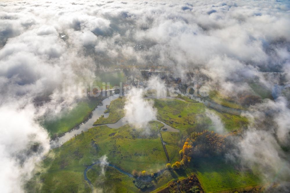 Luftaufnahme Hamm - Wetterlage mit Wolkenbildung an den Lippemäander- Wiesen in Hamm im Bundesland Nordrhein-Westfalen, Deutschland