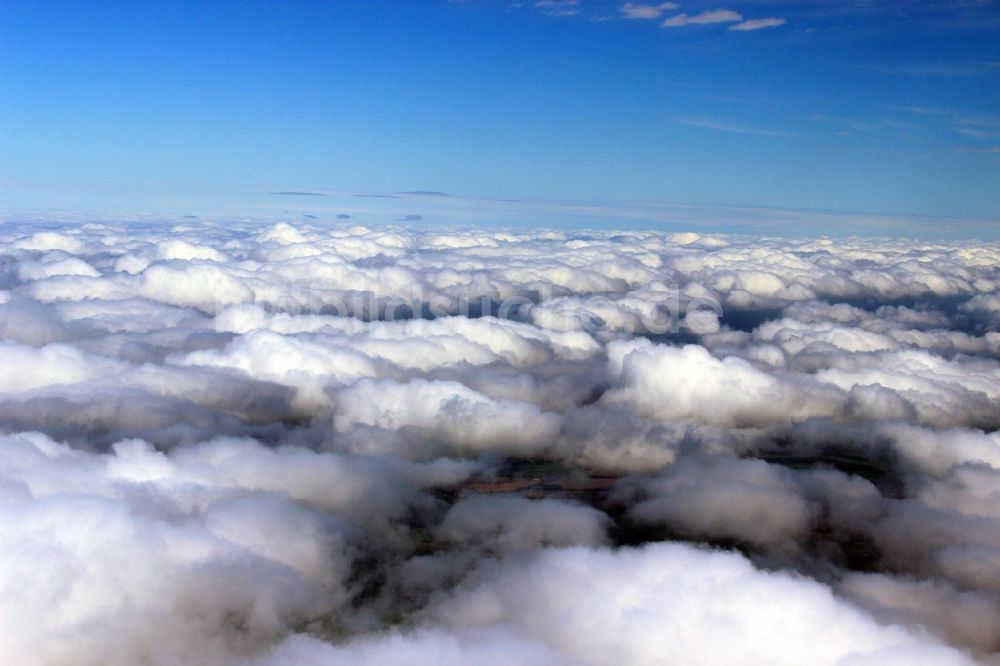 Luftbild Oranienburg - Wetterlage mit Wolkenbildung in Oranienburg im Bundesland Brandenburg