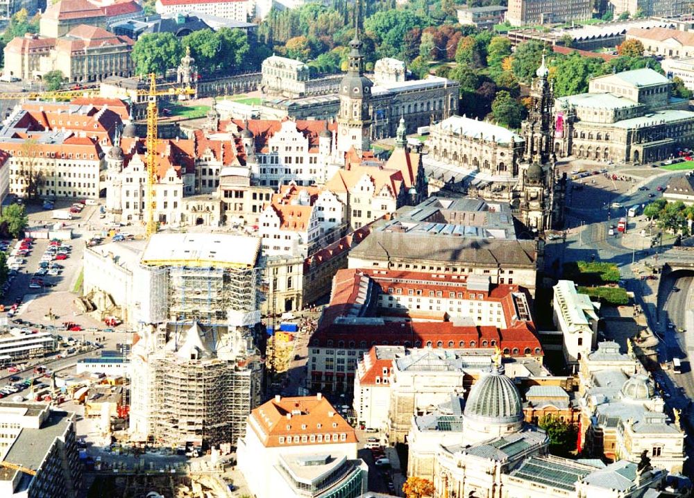 Luftaufnahme Dresden - Wiederaufbau der Dresdner Frauenkirche in der Dresdner Innenstadt 11.10.2002