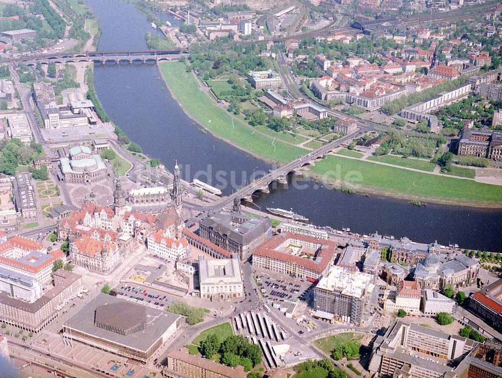 Dresden von oben - Wiederaufbau der Dresdner Frauenkirche und des Stadtschlosses.