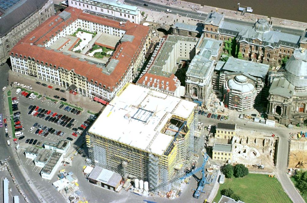 Dresden aus der Vogelperspektive: Wiederaufbau der Frauenkirche in derr Altstadt in Dresden