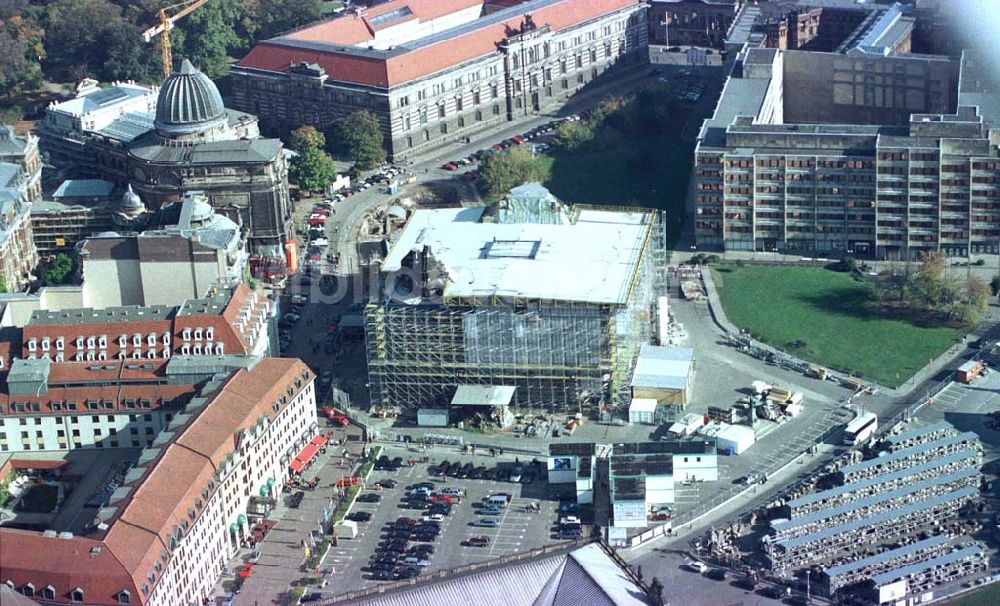 Luftbild Dresden - Wiederaufbau der Frauenkirche in der Dresdner Altstadt