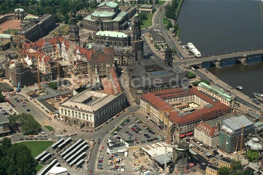 Dresden aus der Vogelperspektive: Wiederaufbau der Frauenkirche und Rekonstruktion des Dresdner Schlosses