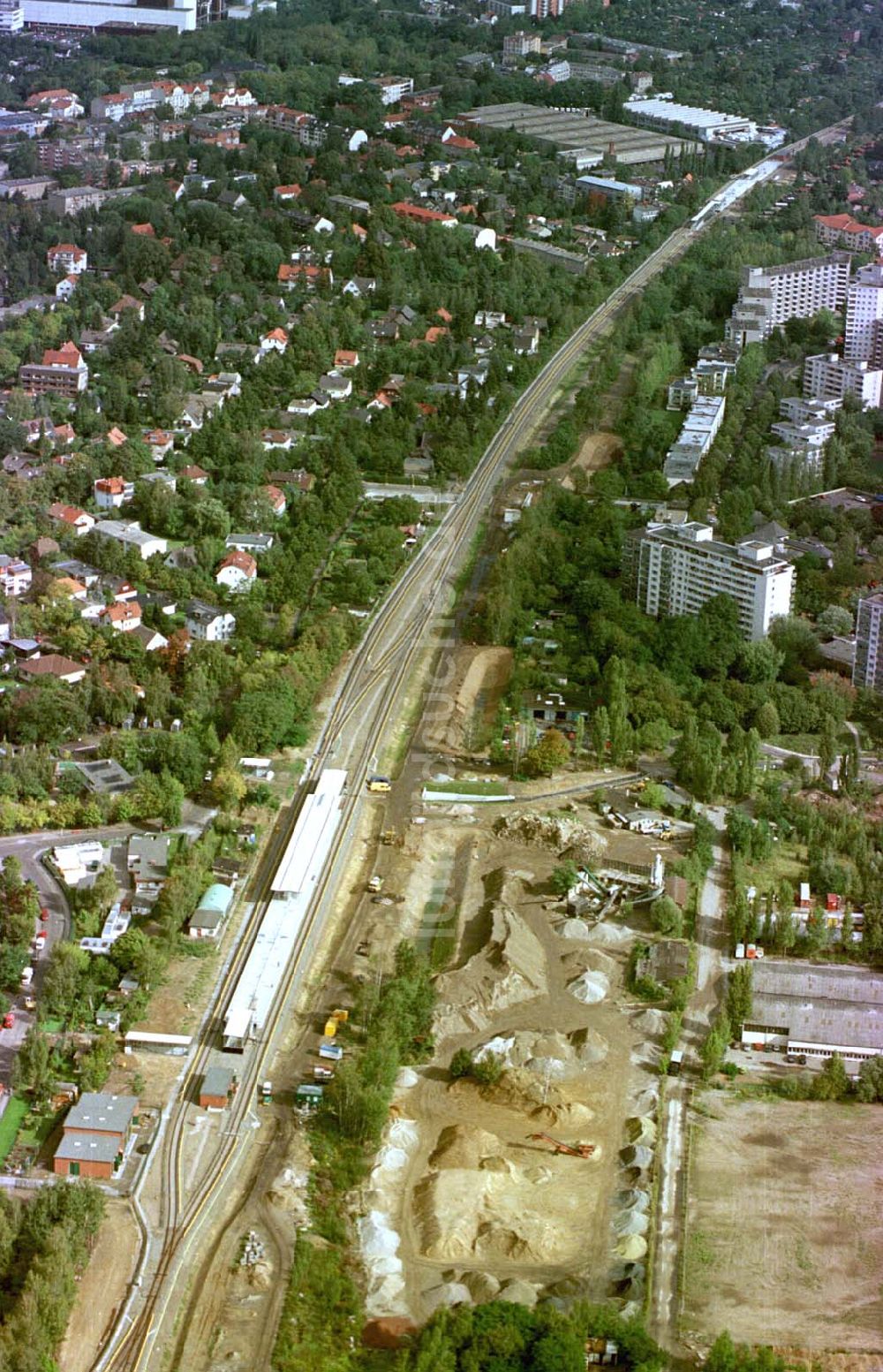 Berlin - Lichterfelde von oben - Wiedererrichtete S-Bahnstrecke Lichterfelde-Ost - Osdorfer Straße - Lichterfelde-Süd.