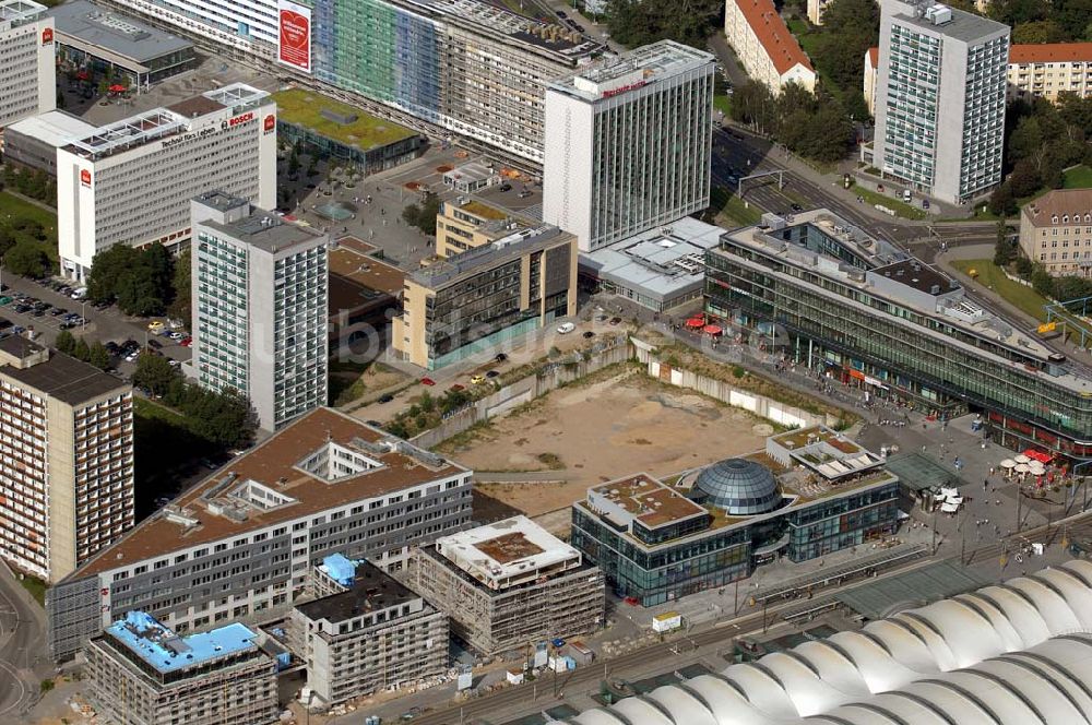 DRESDEN von oben - Wiener Platz am Hauptbahnhof Dresden