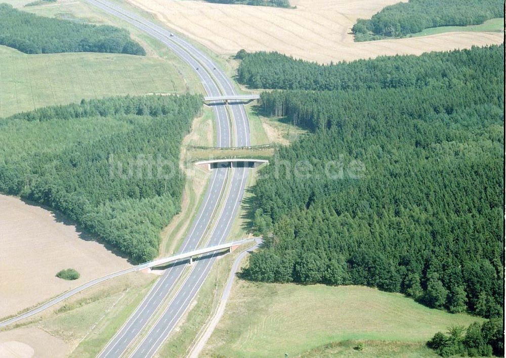 bei Wismar/ Mecklenburg - Vorpommern aus der Vogelperspektive: Wildbrückenbereich an der A20 südöstlich von Wismar