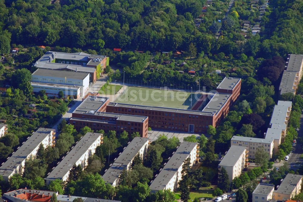 Berlin aus der Vogelperspektive: Wilhelm-Ostwald-Schule in Berlin-Lichterfelde (Steglitz)