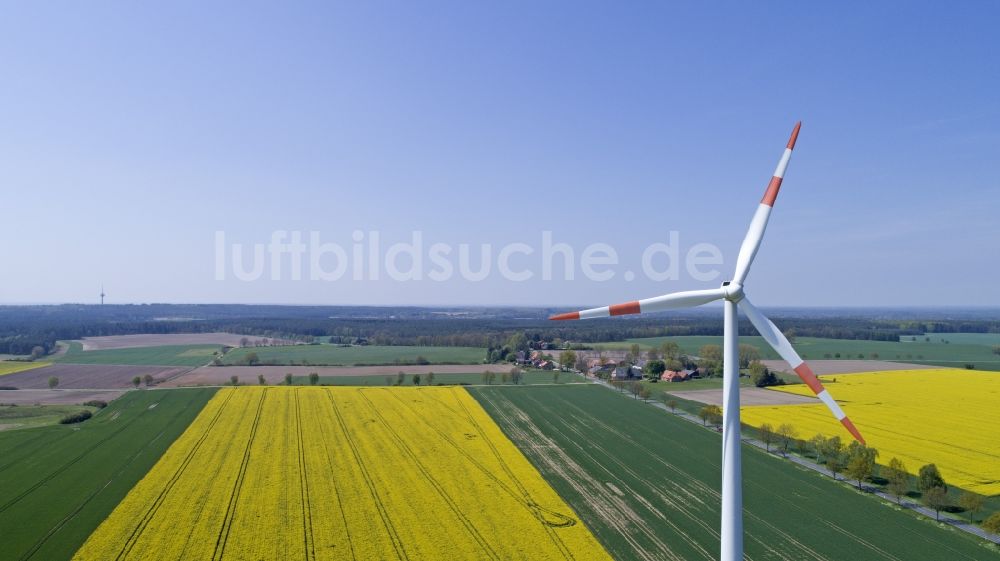 Reinstorf von oben - Windenergieanlage (WEA) - Windrad- auf einem Rapsfeld in Sülbeck im Bundesland Niedersachsen