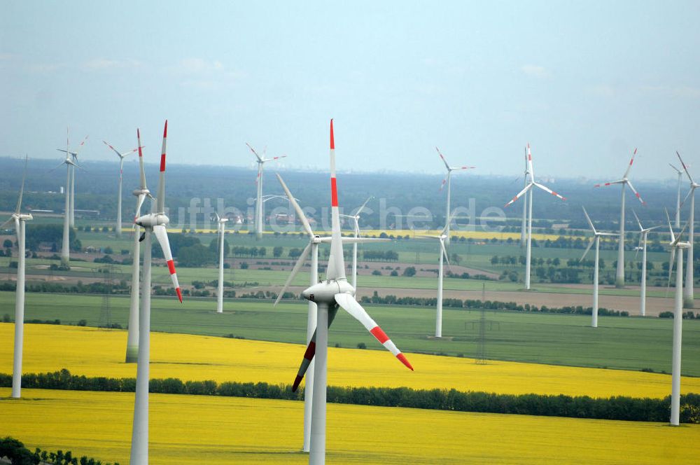 Luftaufnahme Schwanebeck bei Nauen - Windenergieanlagen bei Schwanebeck