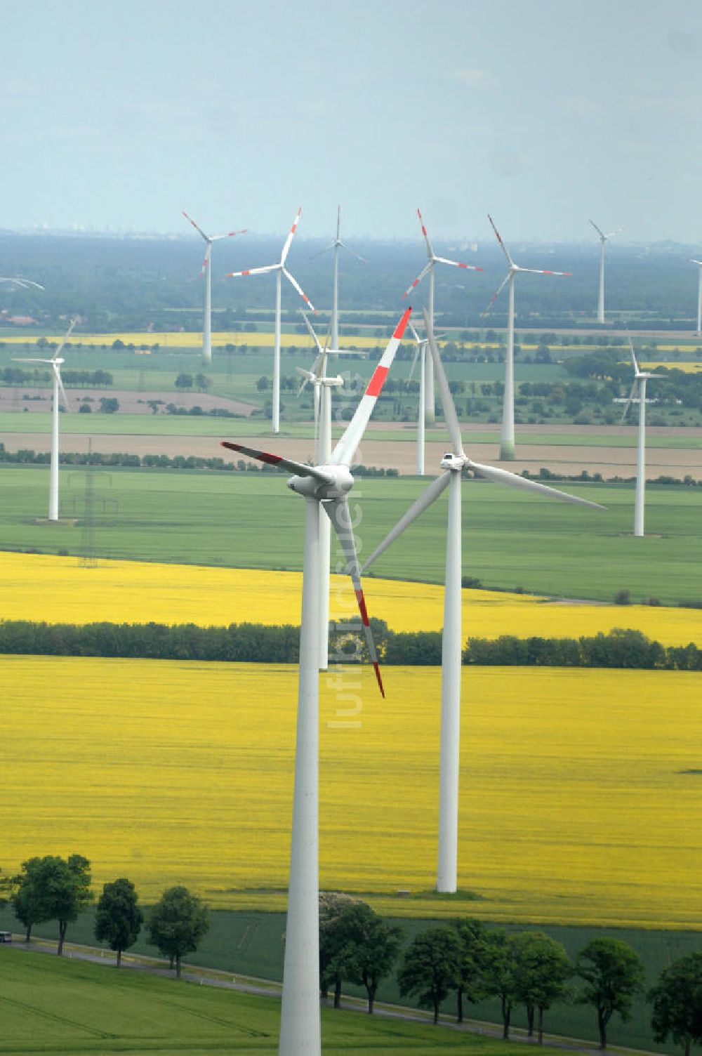 Luftaufnahme Schwanebeck bei Nauen - Windenergieanlagen bei Schwanebeck