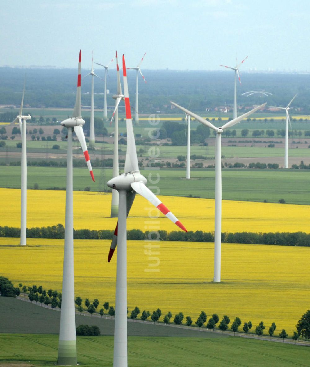 Schwanebeck bei Nauen aus der Vogelperspektive: Windenergieanlagen bei Schwanebeck